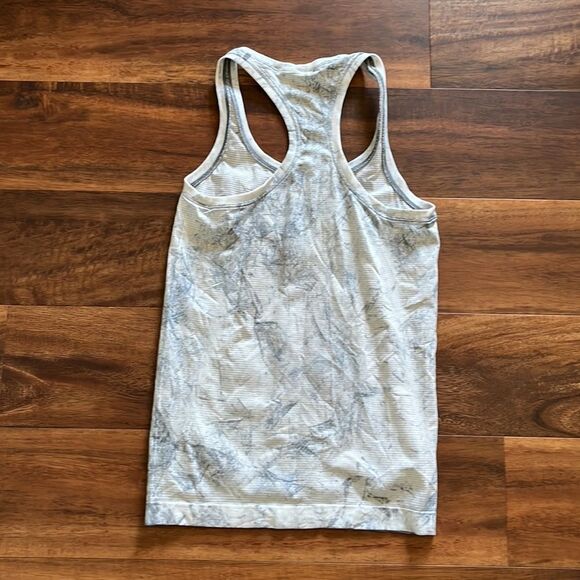Lululemon Swiftly Tech Racerback 2.0 Tank Top, Size 4 - Picture 3 of 3